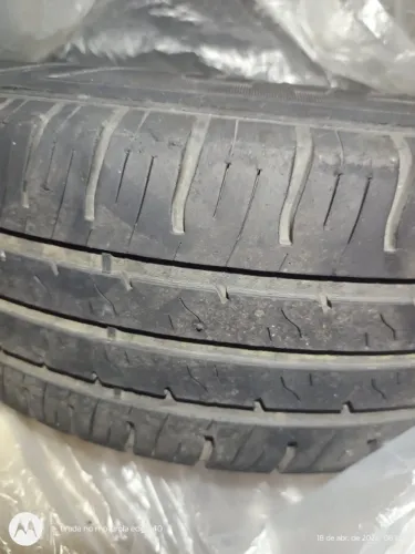 3 pneus 185/70R14 Goodyear assurance com rodas de ferro