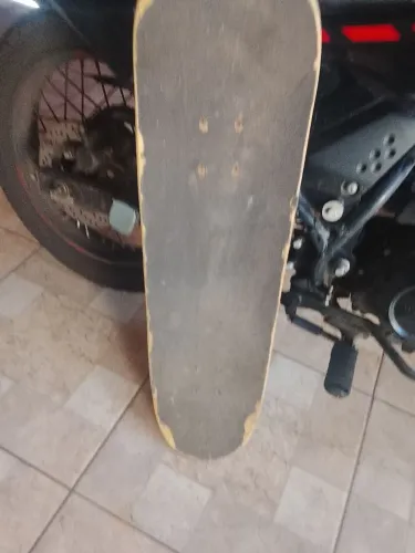Vende-se skate semi-novo