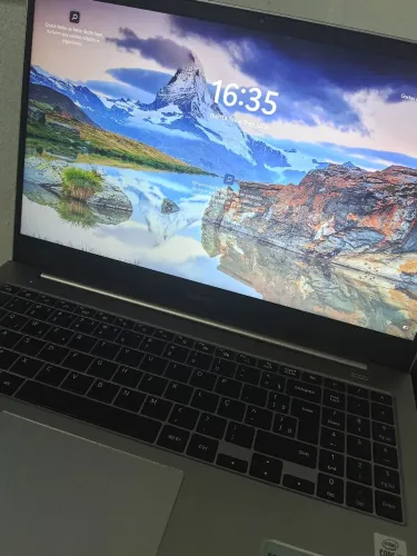 Notebook Samsung 12RAM 1Tera HD Processador i3 10Ger