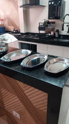 Travessas e mantegueira de inox