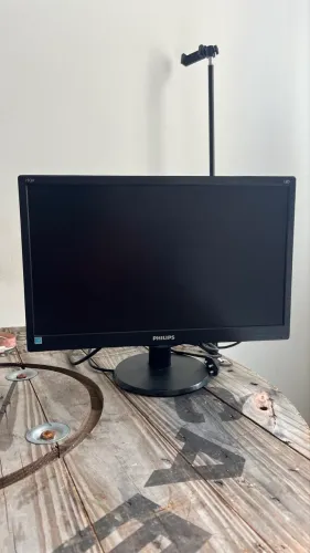 Monitor Philips LED 19,5? - HDMI e VGA