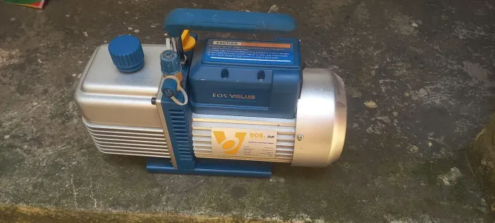 Bomba de Vácuo EOS 8 CFM Duplo Estágio - Excelente Estado/Preço de Ocasião