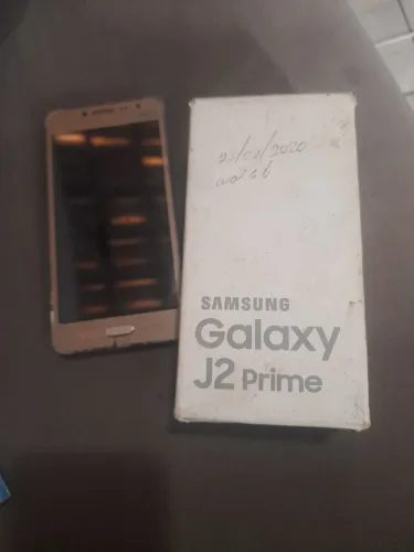 Celular j2