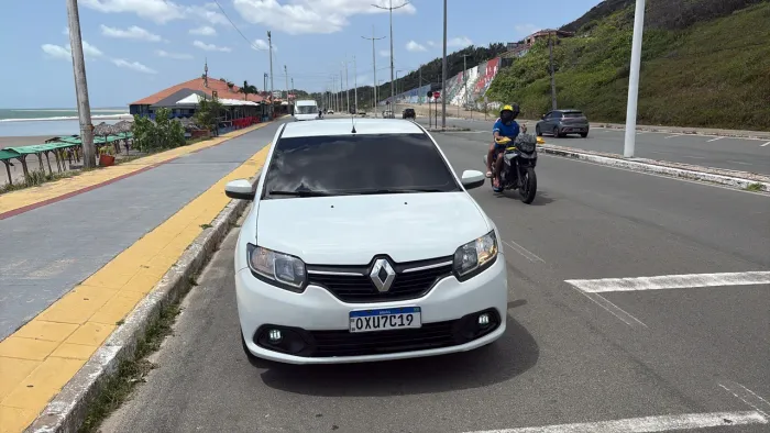 Renault Logan Expression Hi-flex 1.6 8V 4P 2015