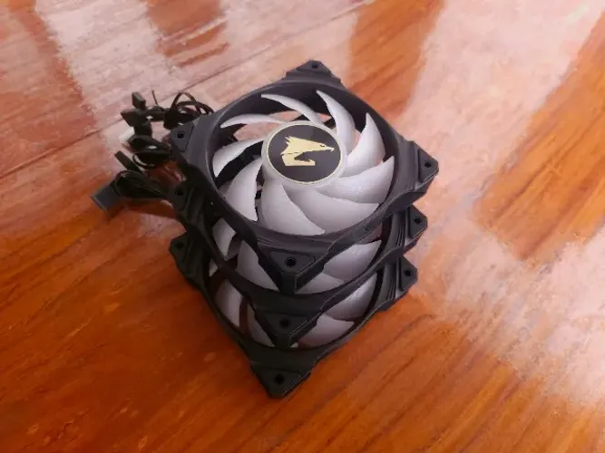 GIGABYTE AORUS 120 ARGB Ventoinha (Fan) GP-AR120RFAN (x3 unidades)
