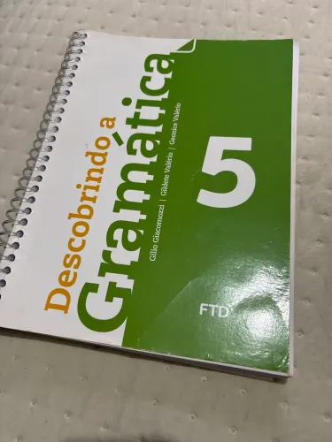 Livro Descobrindo a Gramática