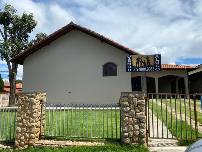 CASA EM BOM DESPACHO-MG
