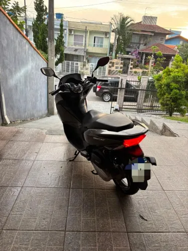 Vendo moto Honda - PCX/150, moto impecável só andar, 2 dono pouco uso.