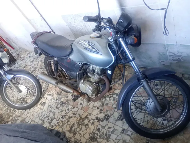 Moto de leilão