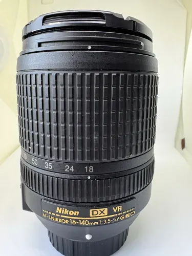 Lente Nikkon DX VR AF-S nikkor 18-140mm 1:3.5-5.6G ED