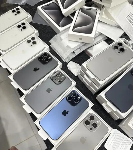 iPhone 15 Pro Max (APARELHO LACRADO) 1 ano de garantia Apple 256GB/512GB