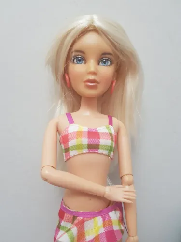 Boneca Liv da linha Making Waves Sophie mais peruca extra