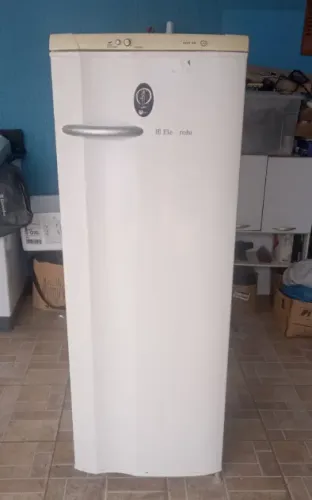 Geladeira Electrolux 262L - 127V