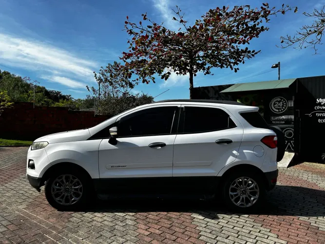 Ford Ecosport Freestyle 1.6 16V Flex 5P 2015