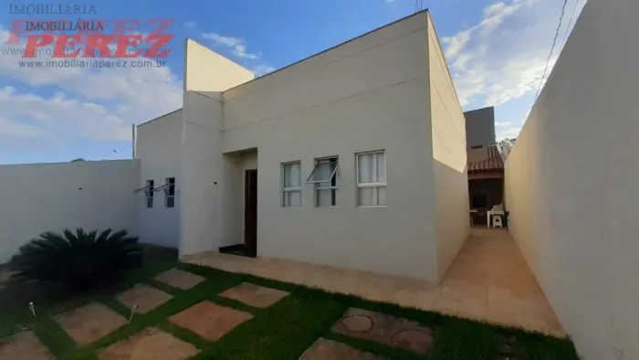 Casa à venda no Santiago, região norte de Londrina.