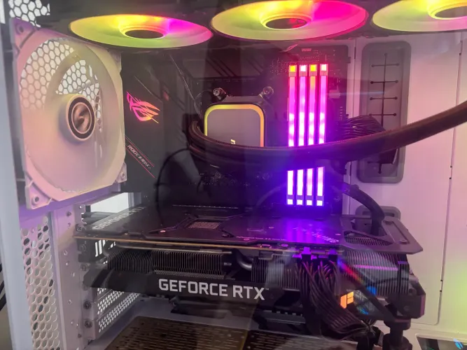 Kit Ryzen 7 5800X ASUS ROG STRIX B550-F GAMING Corsair Vengeance32GB (4x8GB) 3600MHz