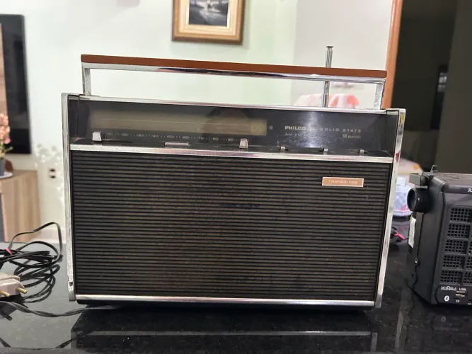 Rádio antigo Philco