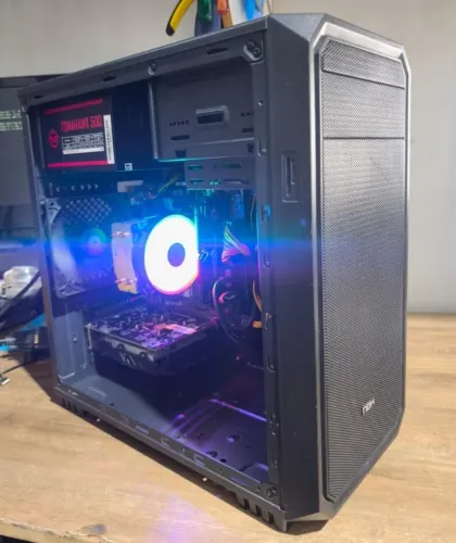 CPU Gamer i3 8a Ger / 8 GB Ram / 240 GB SsD / 4 GB Placa de Video / 500 Watts Fonte