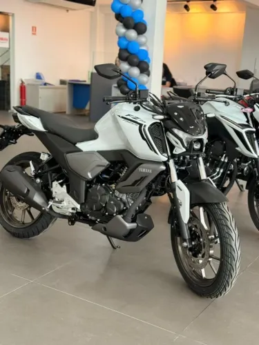 FAZER FZ 15 2027 PRONTA ENTREGA / ZERO ENTRADA / E O COM A 1° PARCELA PARA ATÉ 60 DIAS