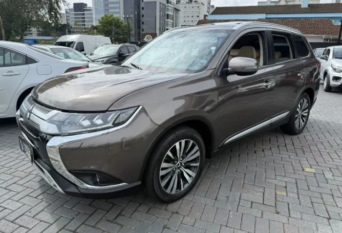 Mitsubishi Outlander HPE-S 2.2 Diesel 4X4 Aut. 2021
