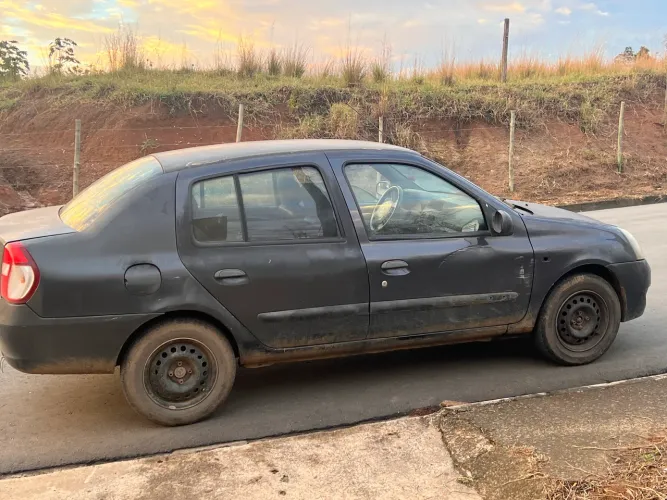 Renault Clio Sed. Authentique Hi-flex 1.0 16V 4P 2006