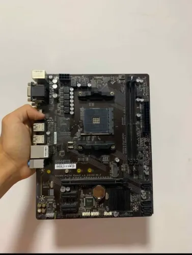 Placa Mãe Gigabyte A320M-S2H AM4 DDR4 - Para Conserto/Peças