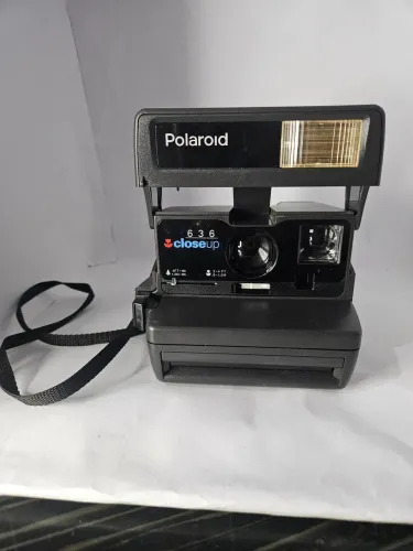 Câmera máquina fotográfica Polaroid 636 Close-up