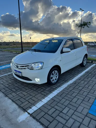 Toyota Etios XS 1.5 Flex 16V 5P Mec. 2014
