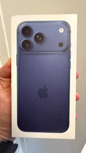 iPhone 17 Pro Max (512GB) Azul-intenso, Tela de 6,9", 5G e Câmera de 48MP