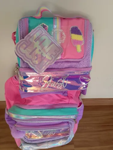 Mochila com carrinho + lancheira