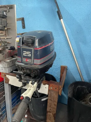 Motor de Popa Evinrude 25 HP CDI
