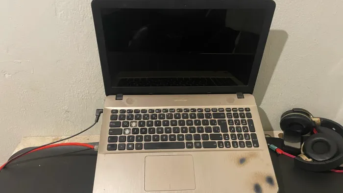 NOTEBOOK ASUS X541UAK - i3 / 8GB RAM / SSD 256GB