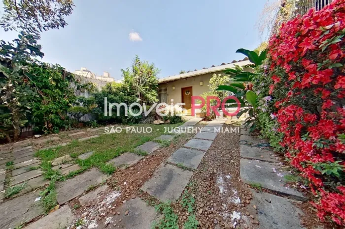Casa 256m² - 04 dormitórios 02 suítes 03 vagas - Vila Mascote