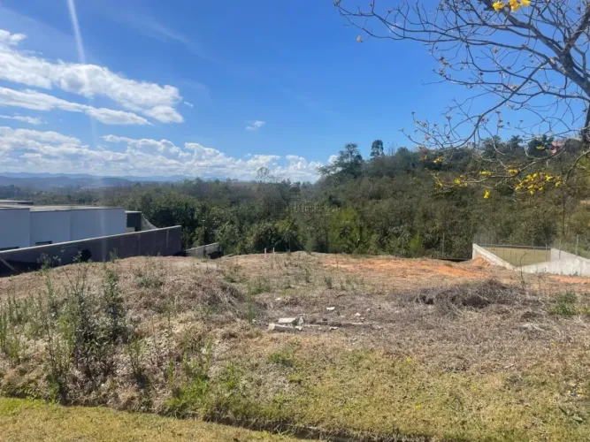 Oportunidade - Terreno em Condomínio - Residencial Lago Dourado - Jacareí - 1.057m².