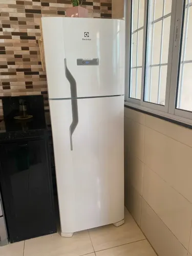 Geladeira Electrolux Frost Free Duplex 371L 110 volts