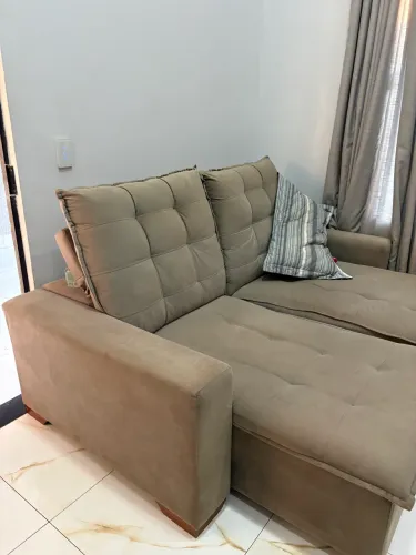 Sofá retrátil reciclável