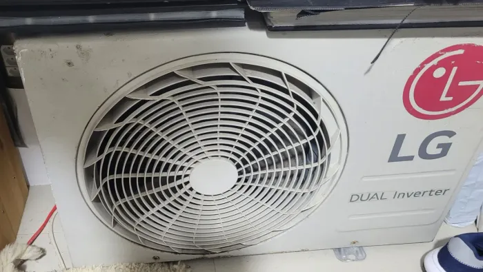 Condensadora LG 9000 BTUs Usada
