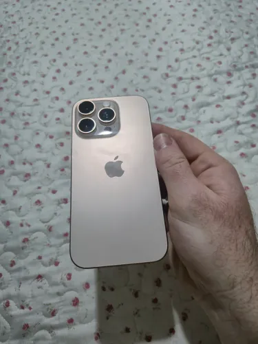iPhone 16 Pro Desert 256GB à venda!