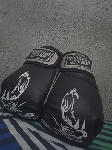 Vendo Luva de Box/Muay Thai e Caneleira