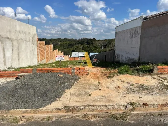 Imóvel para venda possui 500 metros quadrados em Park Residencial Convívio - Botucatu - SP