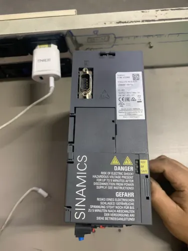 Inversor de frequência Siemens.