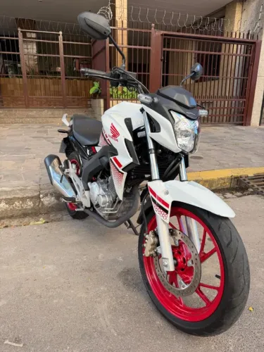 Honda CB 250F Twister 2022 CBS