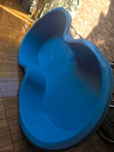 Vendo piscina de 1000L