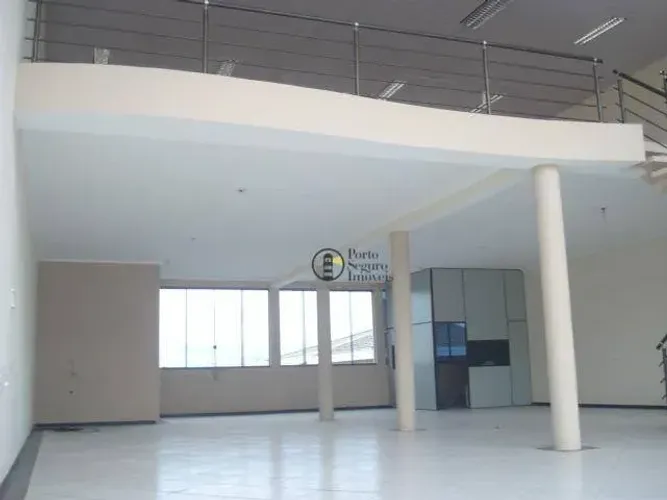 Salão com fácil acesso as Rodovias Anhanguera e SP304. Próximo a Rodoviária.