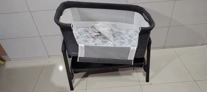 Berço Bebê Co-Leito Colin Galzerano Lado a Lado com Tela