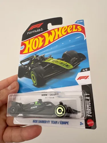 Hot Wheels - KICK SAUBER F1