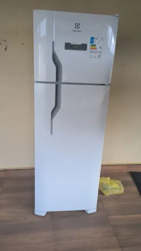 Geladeira Frost Free Eletrolux 320 litros