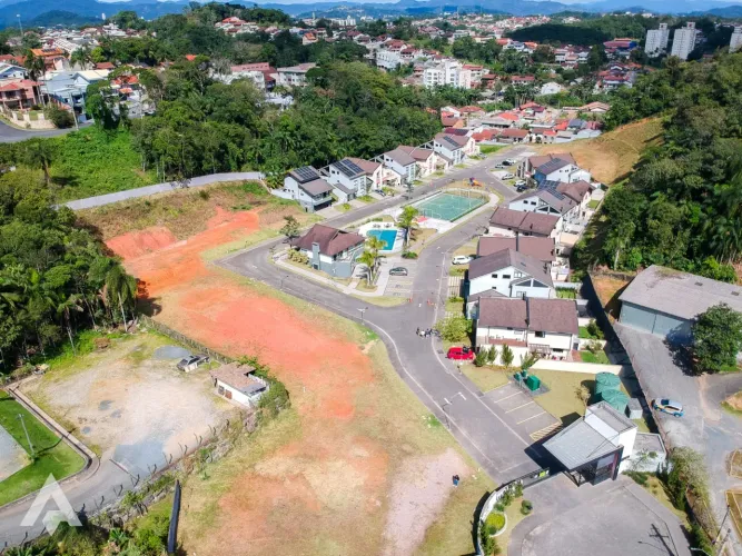 Lote em condomínio fechado com 355,26m² à venda por R$ 474.293,05 - Tribess - Blumenau/SC