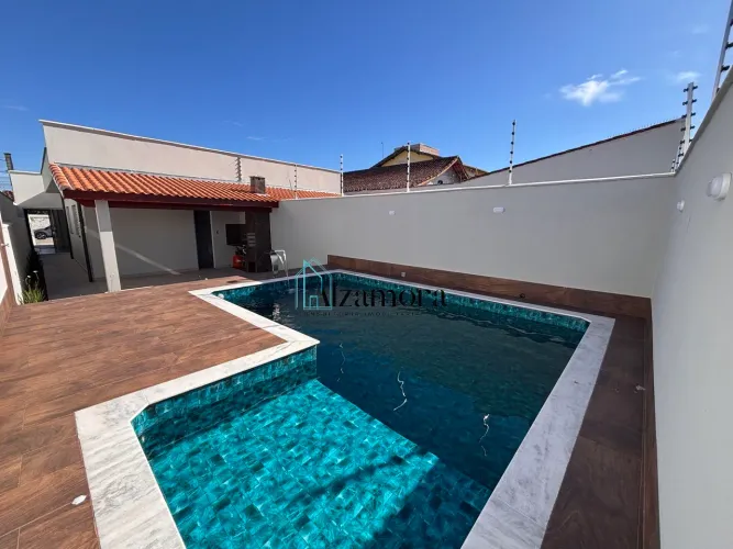 Casa com piscina a venda em Itanhaém, lado praia no Cibratel 2