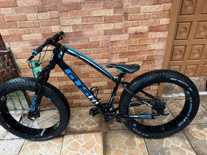 Bicicleta GTS Fat Bike Tsi 7 Aro  26 com Freio a Disco Hidráulico shimano